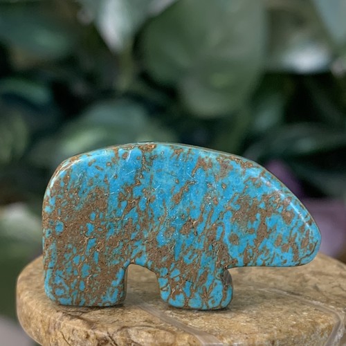 Turquoise howlite fetish - howlite, bear